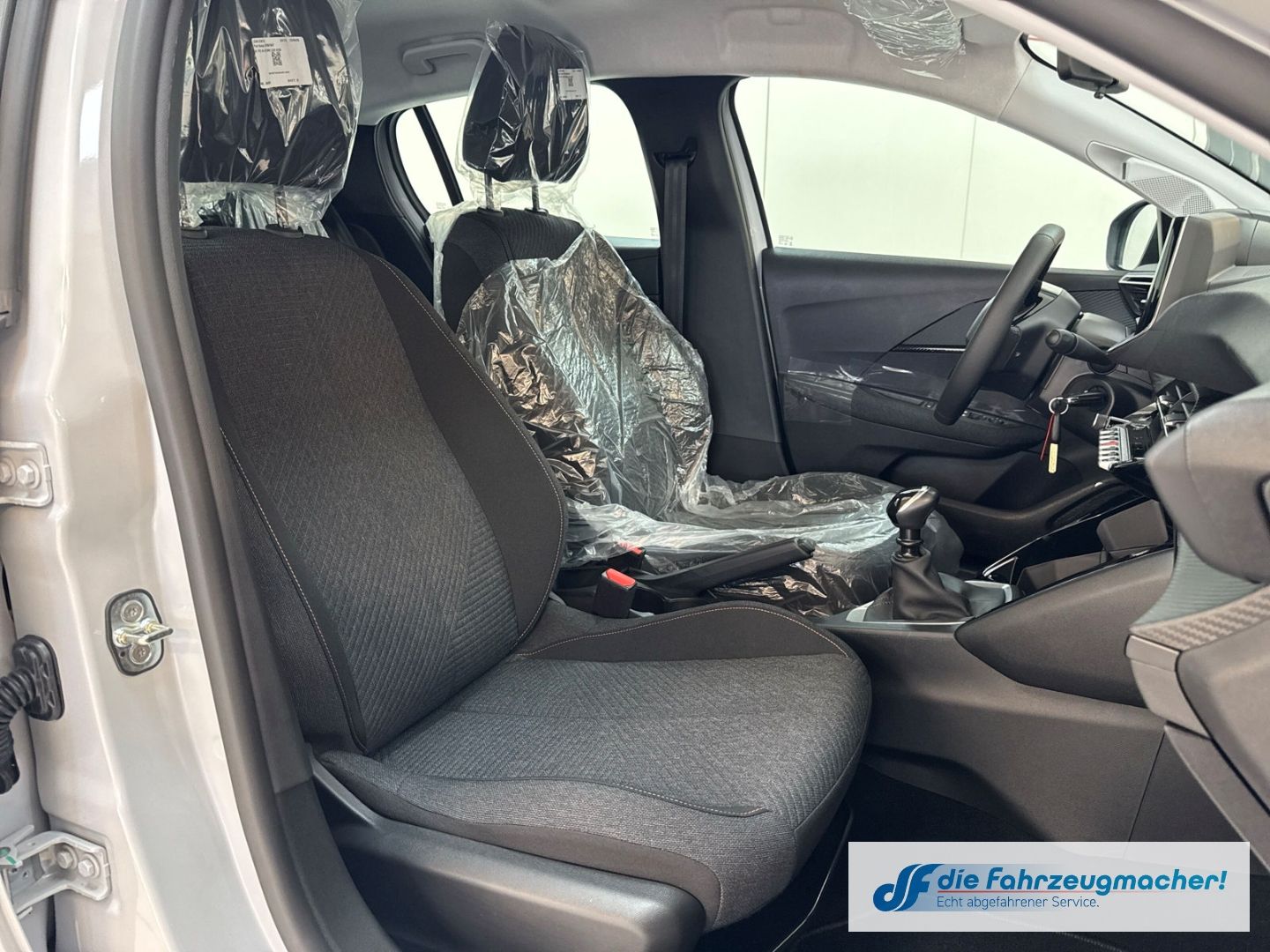 Fahrzeugabbildung Peugeot 208 Style LED Fahrerprofil DAB SHZ Keyless Start