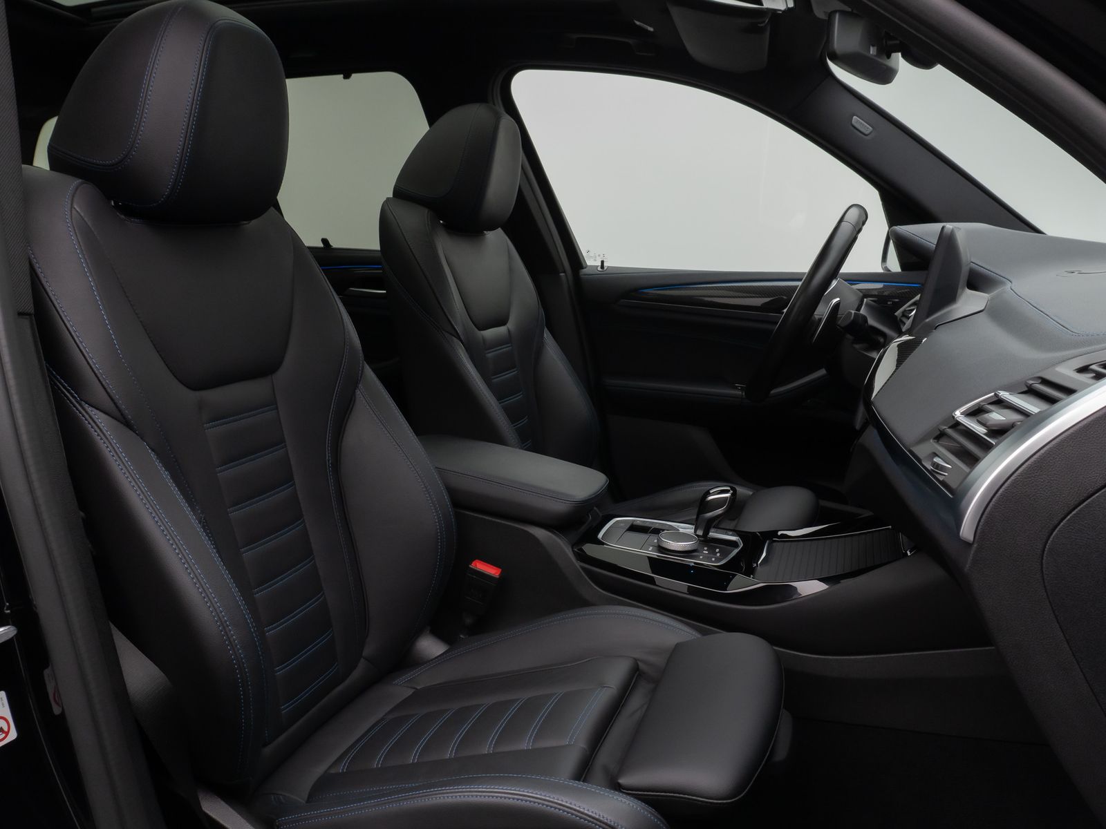 Fahrzeugabbildung BMW X3 xD30e M Sport Panorama Kamera HUD DAB H/K 21"