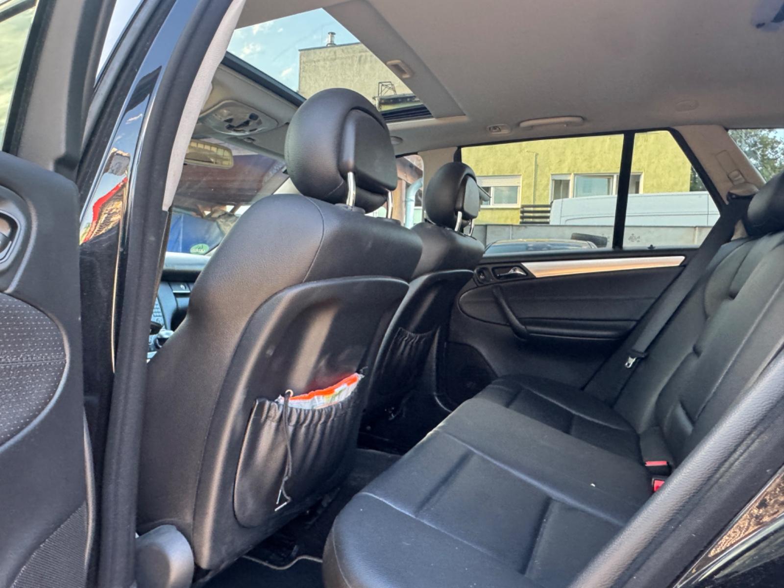 Mercedes-Benz C220 2005 — photo 10