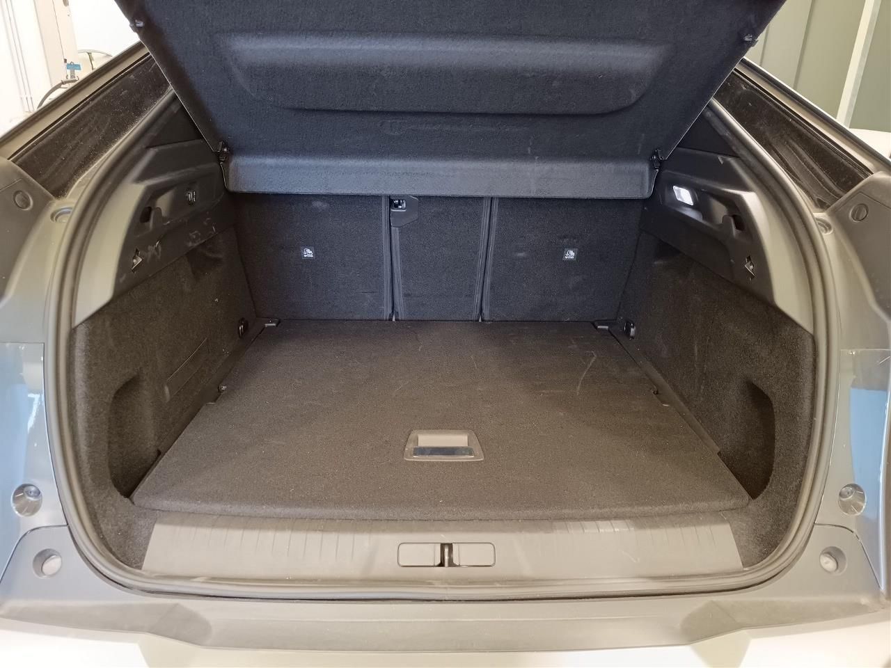 Fahrzeugabbildung Peugeot 3008 GT MildHybrid 145 e-DSC6