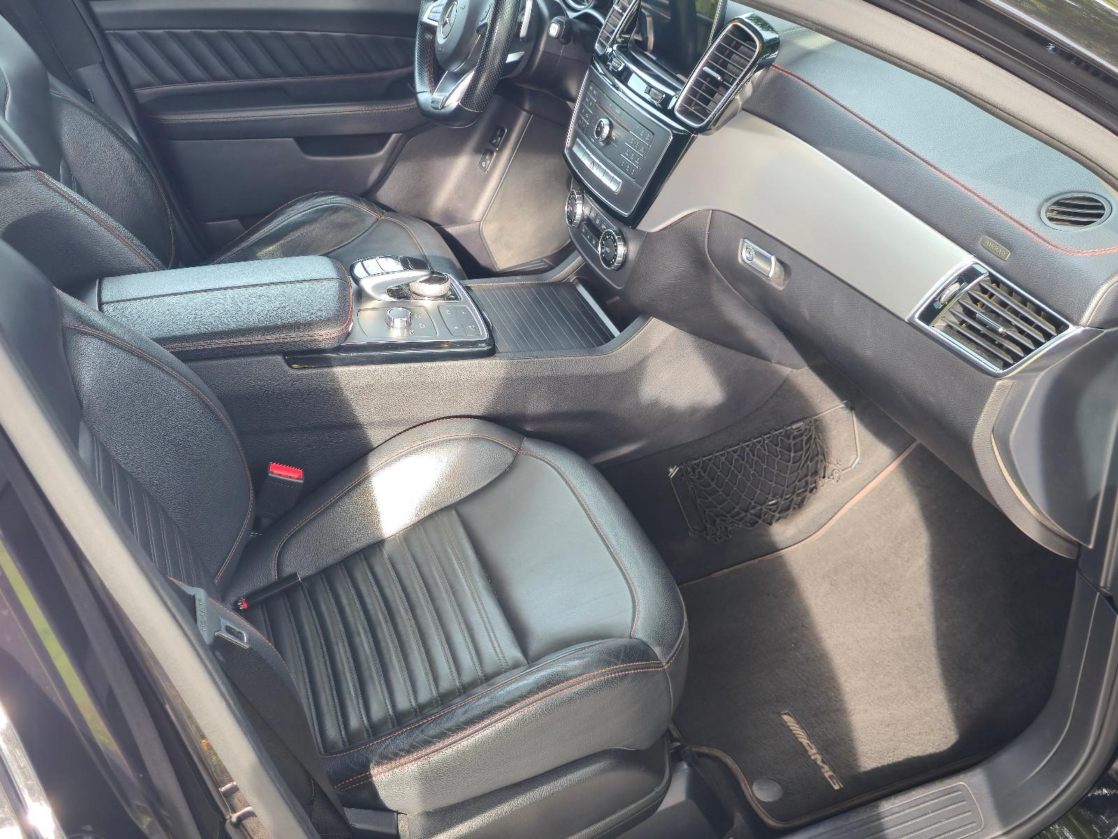 Mercedes-Benz GLE 350 d 4MATIC AMG-Line PANO HU & AU NEU