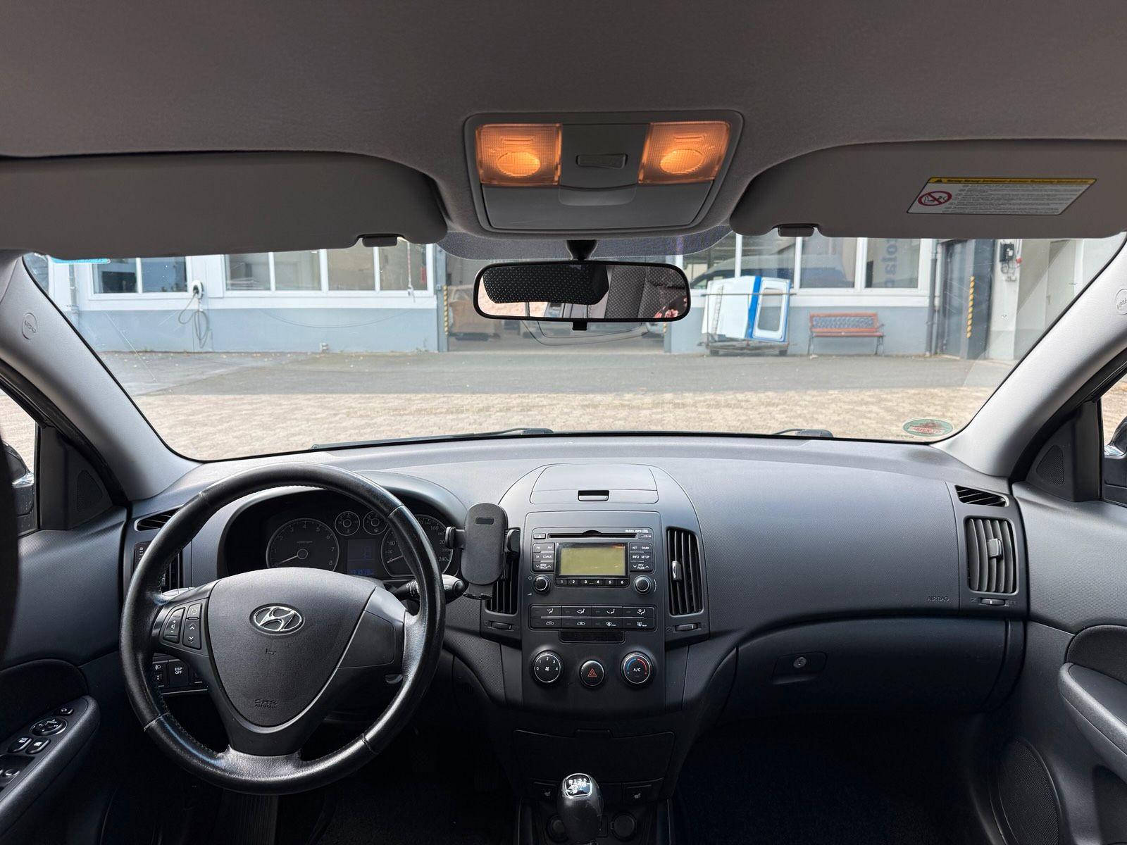 Hyundai i30 2011 — photo 6