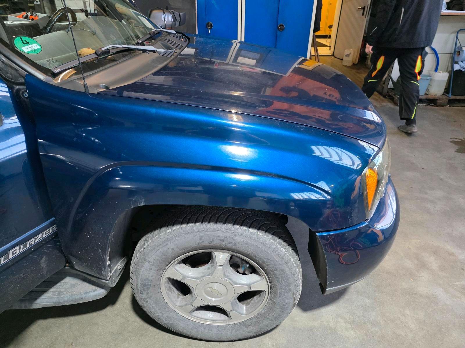 Chevrolet TrailBlazer 2005 — rear view