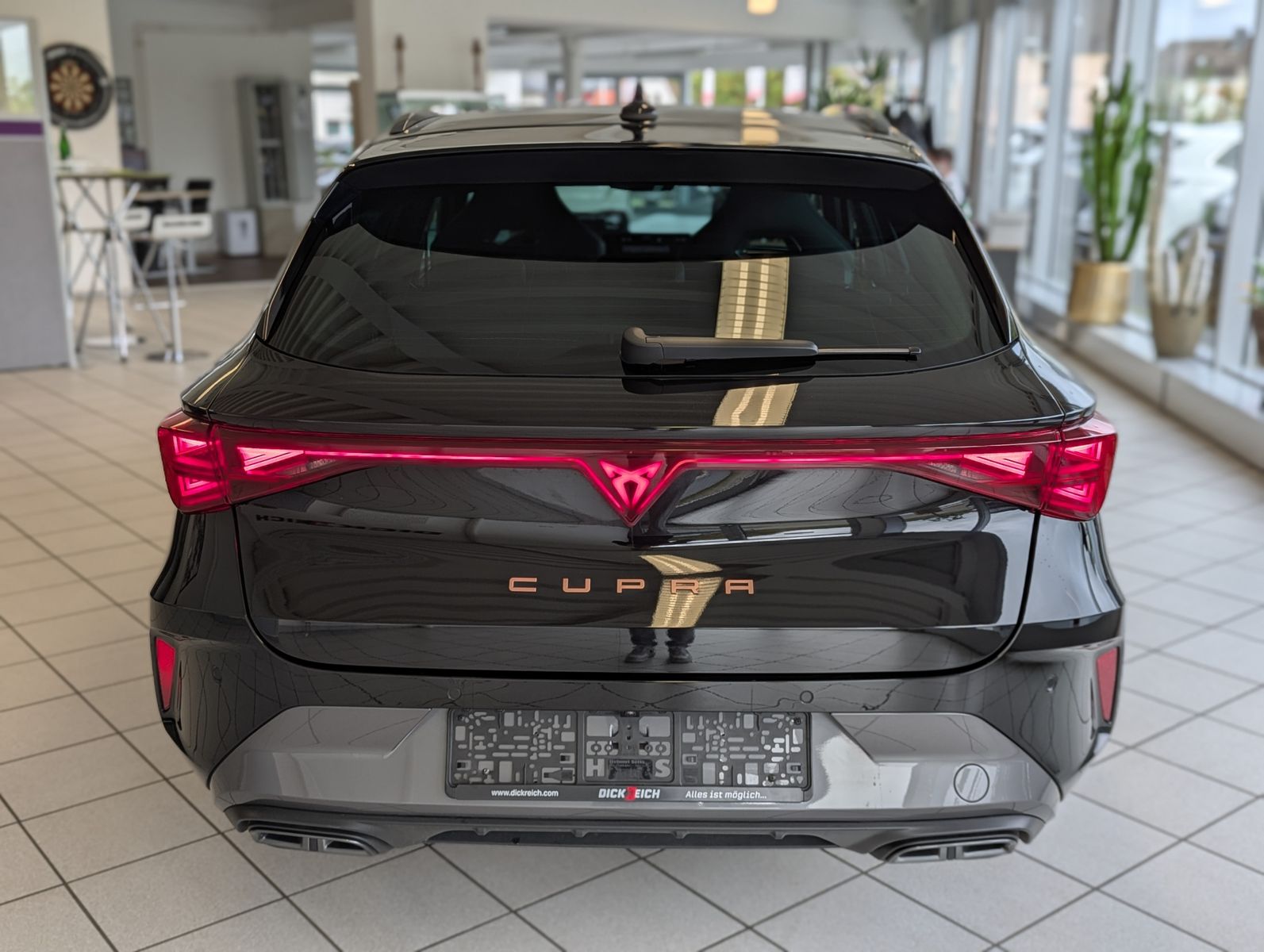 CUPRA Leon 2.0 TDI Intelligent-Dynamic-Edge-Pake Cam - Image 6