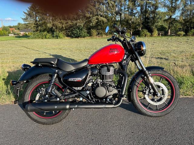 Royal Enfield Meteor 350 Fireball Red