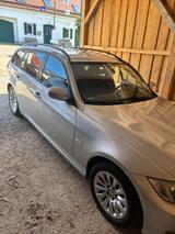 BMW 320i Touring - - BMW 320 aus 2009: Kombi