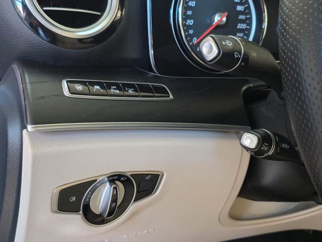 MERCEDES-BENZ E 200 — Foto 13