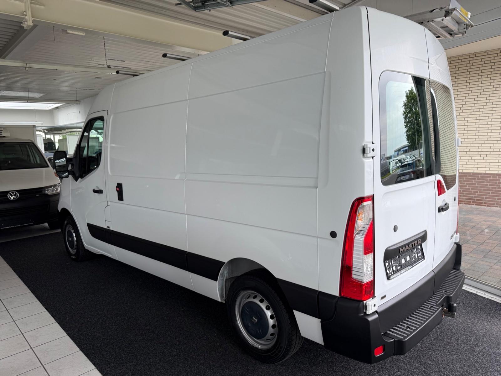 Renault Master L2H2 *Sortimo-Werkstatt-Regale*