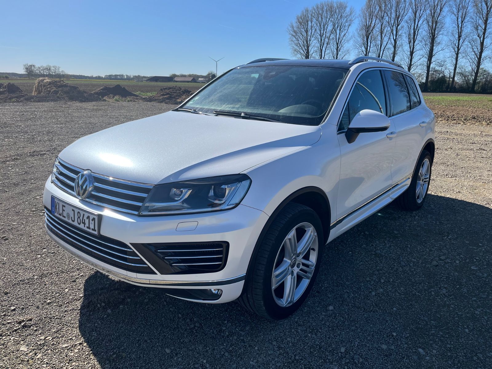 VW Touareg R-Line Ausstattung 19-Zoll Alufelgen V6