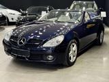 Mercedes-Benz SLK 200 SLK 200 Kompressor*Scheckheftgepflegt*TÜ - Mercedes-Benz SLK 200 aus 2010: Kompressor