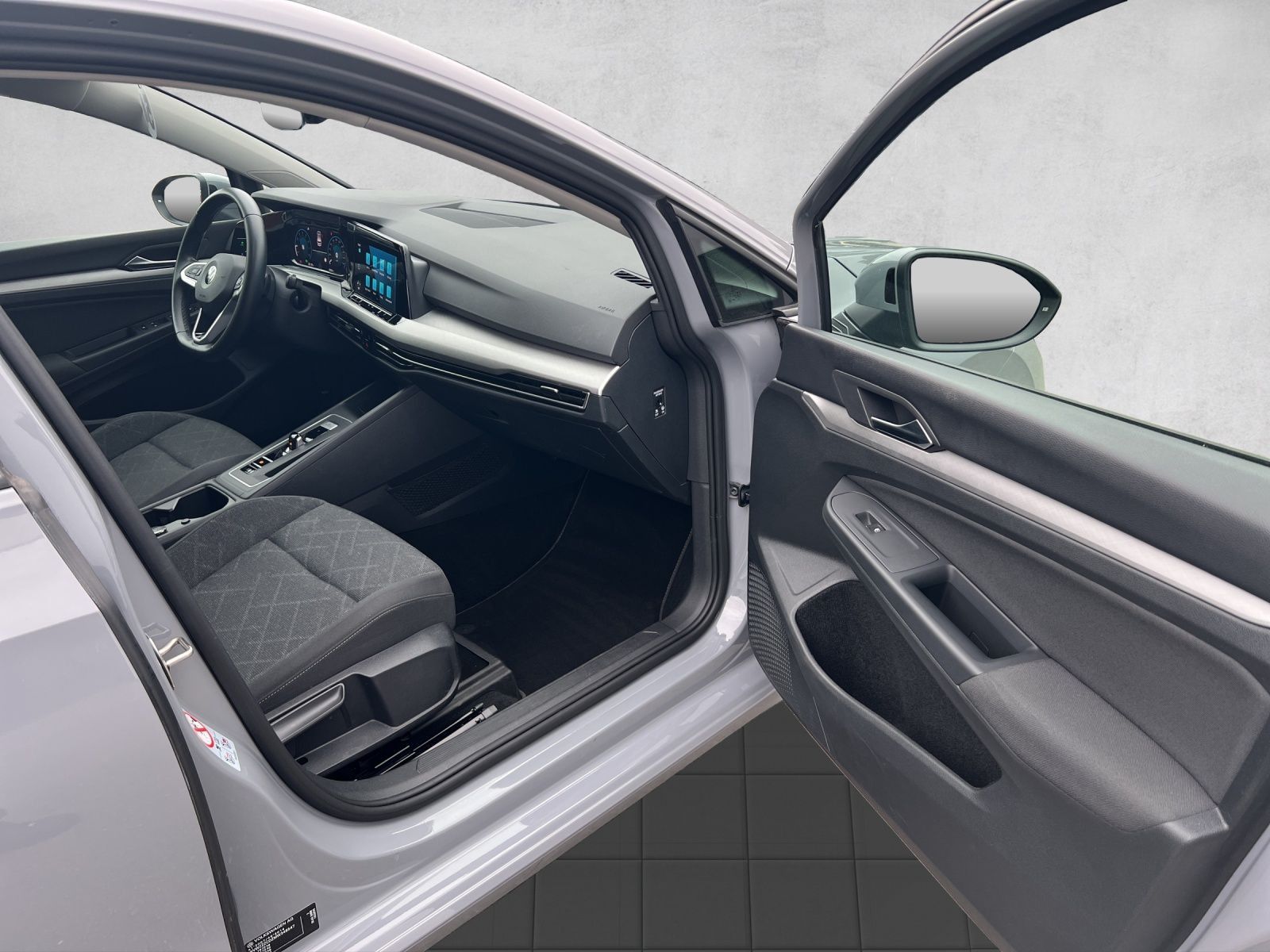 Golf VIII 1.0 eTSI DSG Navi*ACC*Standhzg.*LED