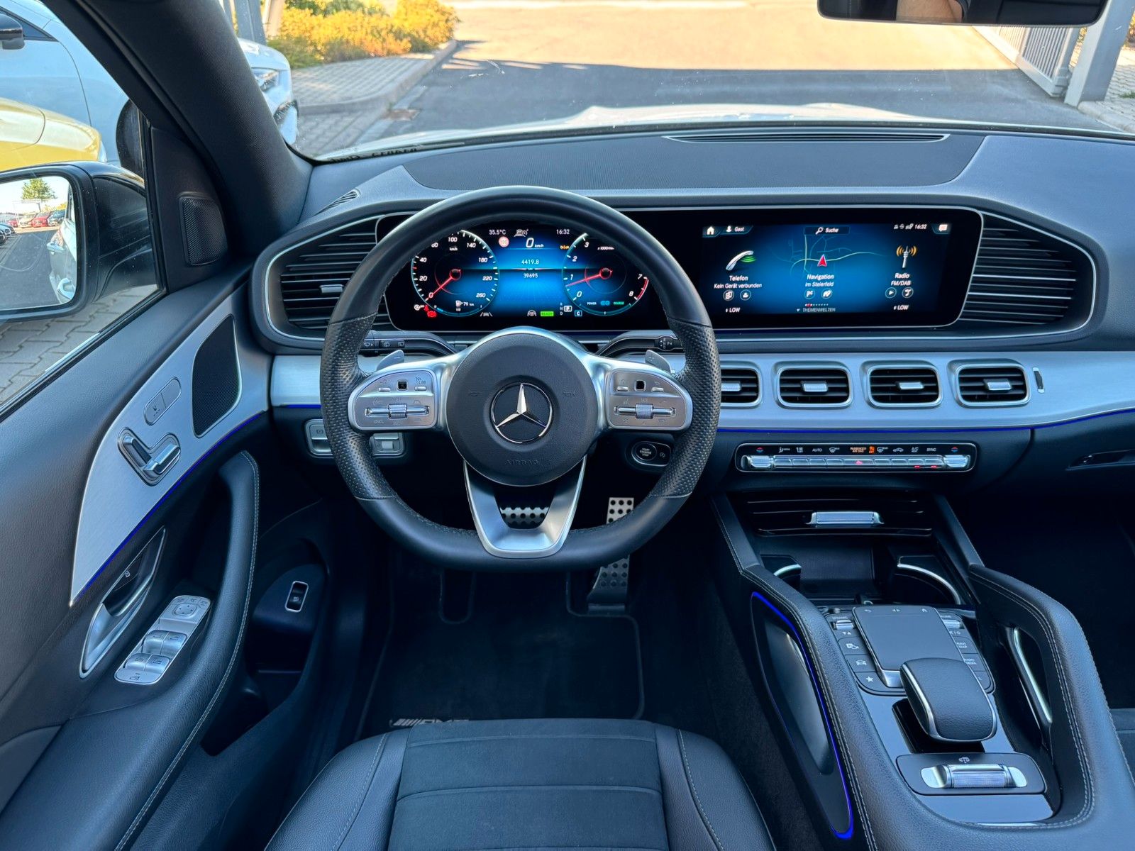 Fahrzeugabbildung Mercedes-Benz GLE 450 4M AMG+Distr+Pano+Night