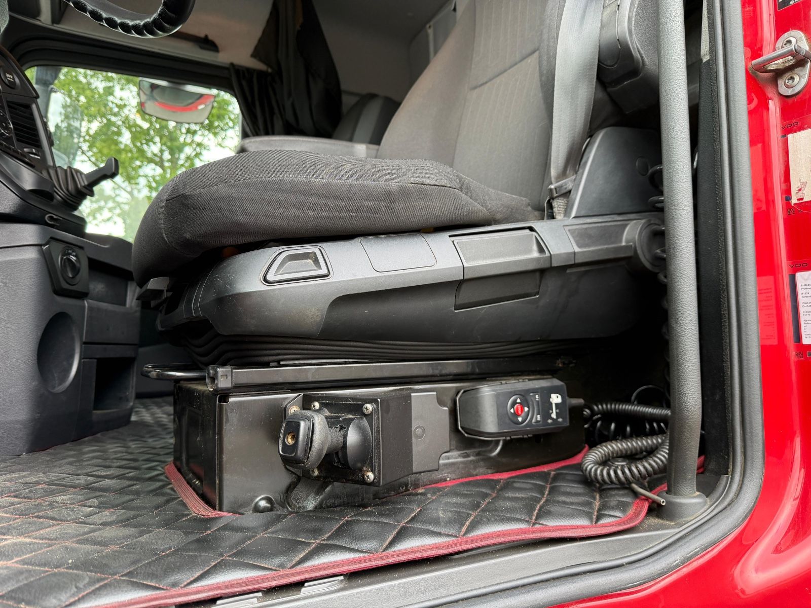 Fahrzeugabbildung Mercedes-Benz Arocs 2645 6x4 SZM Kipphydraulik