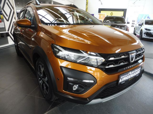 Dacia Sandero III Stepway Comfort LPG, 8-fach bereift