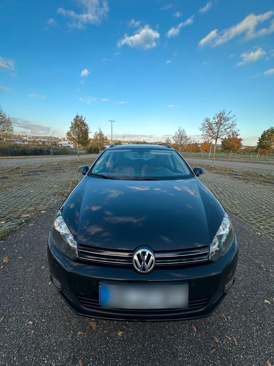 Volkswagen Golf 2010 — interior