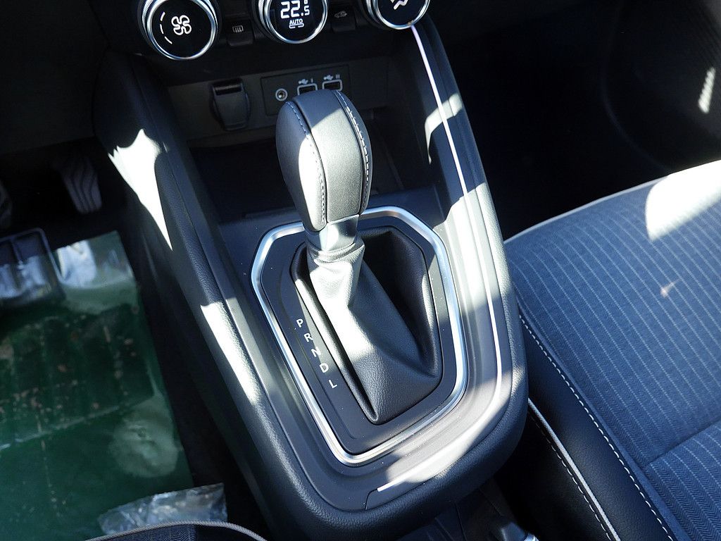 Fahrzeugabbildung Renault Clio Techno TCe 90 Automatik