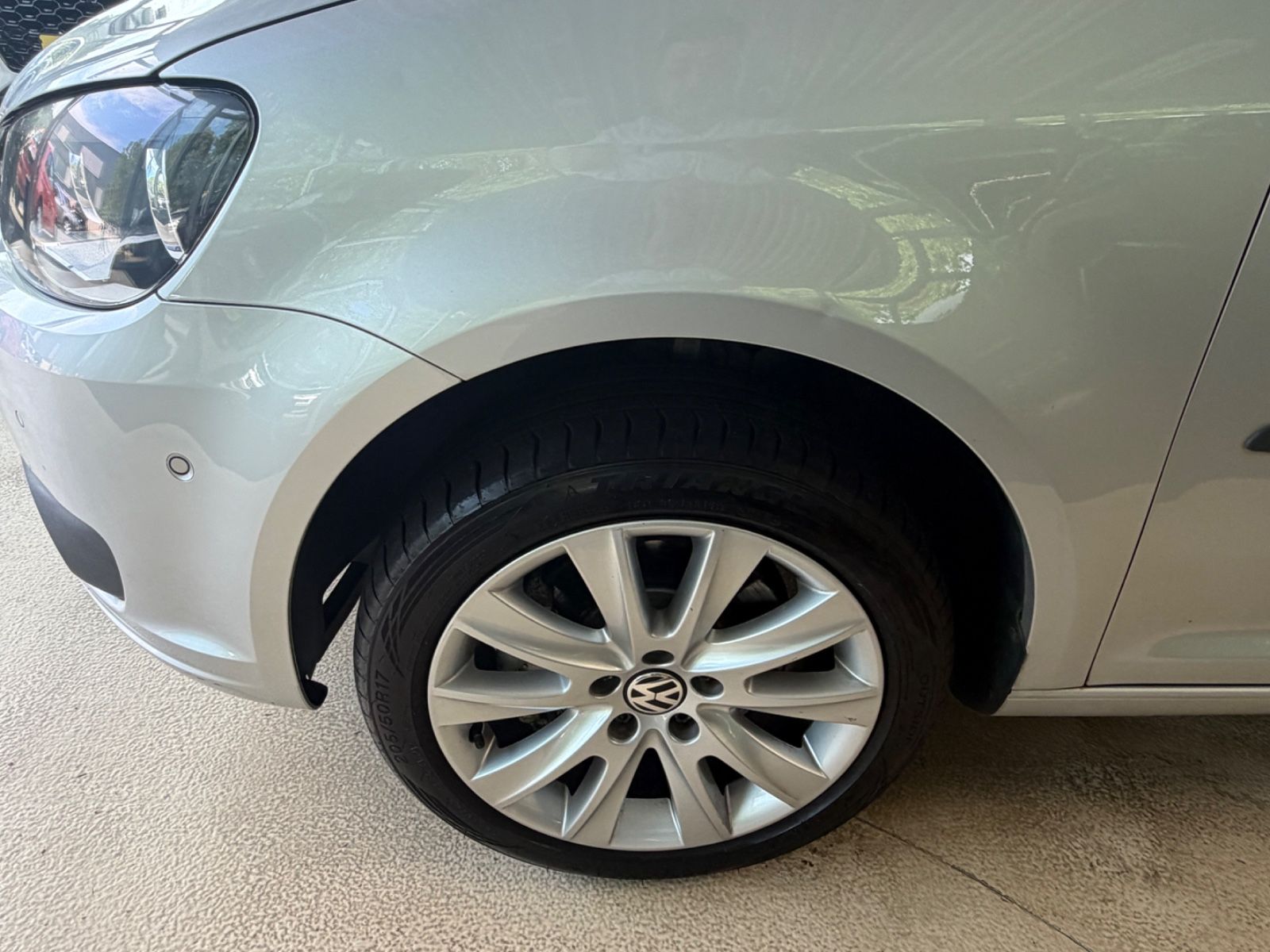 Fahrzeugabbildung Volkswagen Touran 2.0 TDI DSG