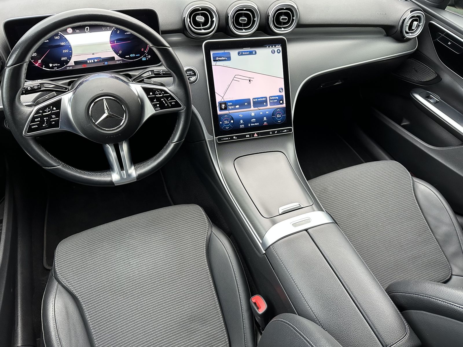 Fahrzeugabbildung Mercedes-Benz C 200d T Avantgarde NAV+LED+VCOCK+CARPLAY+1HD+PP