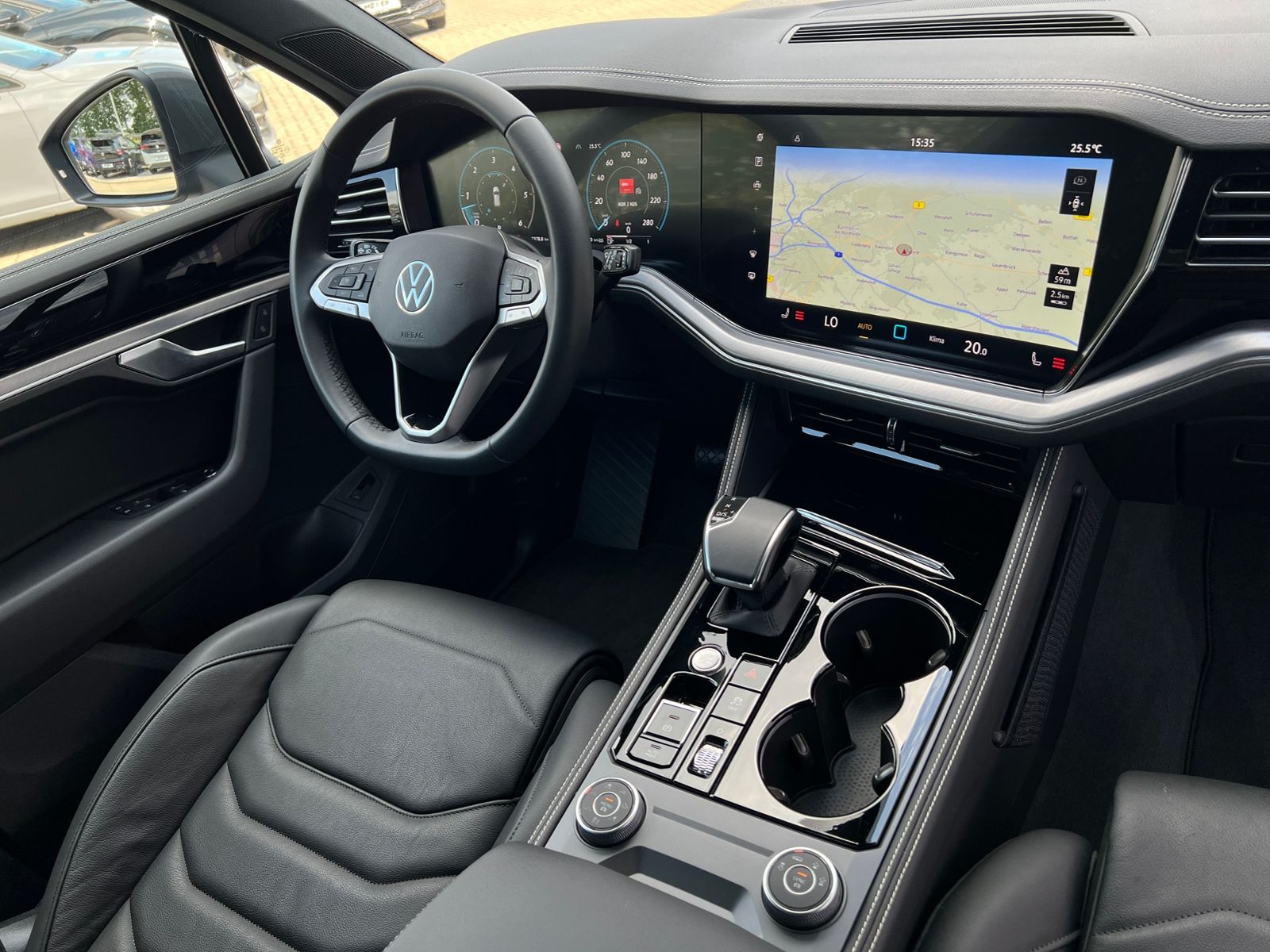 Fahrzeugabbildung Volkswagen Touareg 3.0 TDI 4MOTION *AHK, Luft, Leder, ACC,