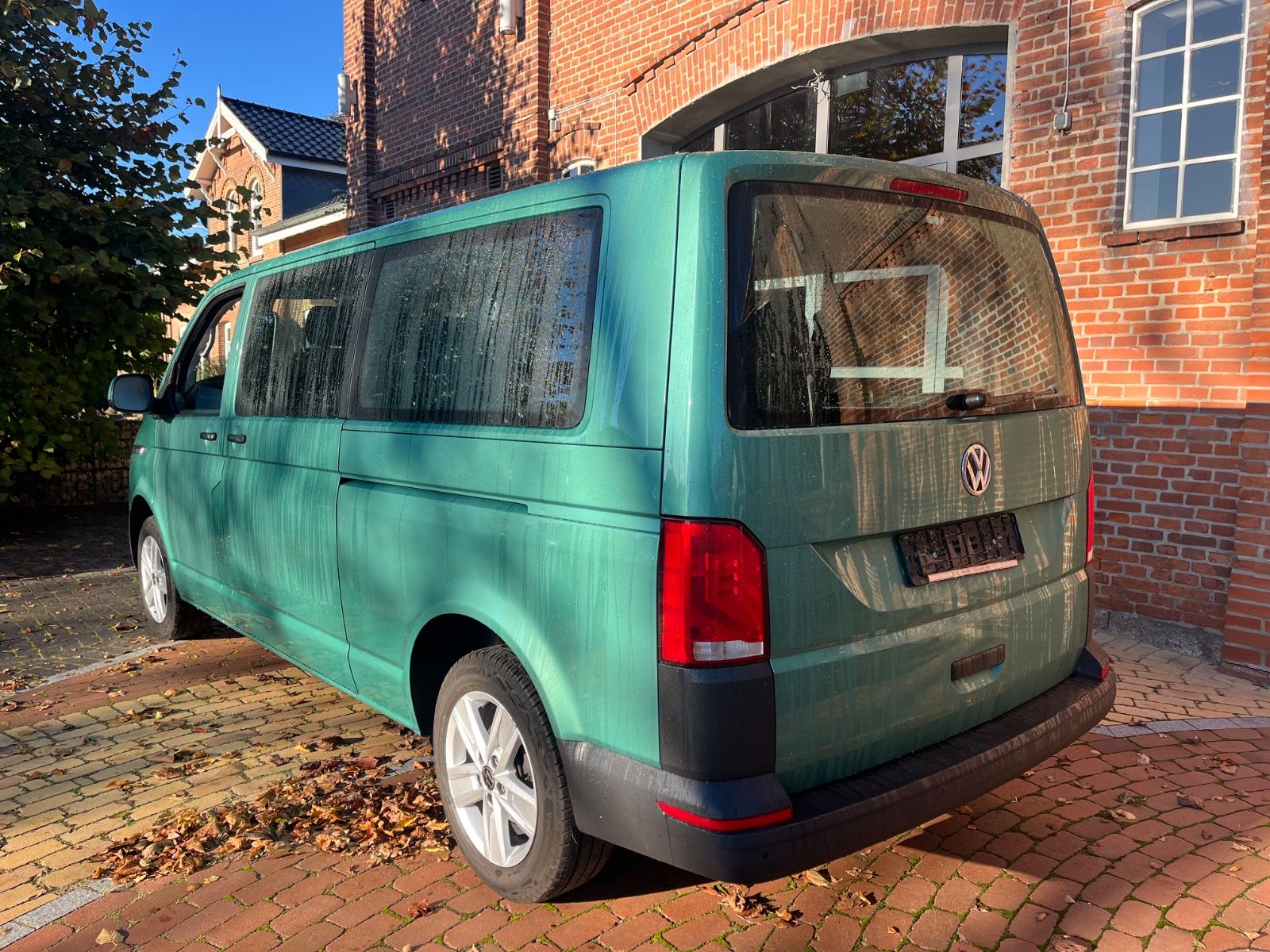 VW T6 Transporter  - Image 2 of 12