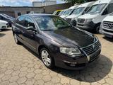 Volkswagen Passat 2.0 Limousine Highline Navi Klima Alcanta - gebrauchte VW Passat aus dem Jahr 2005