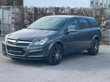 Opel Astra Caravan 1.6 TÜV NEU + Inspektion - Opel Astra aus 2010: 1.6