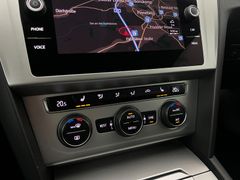 VW Passat Variant / MASSAGE/ ACC / GARANTIE / AHK /