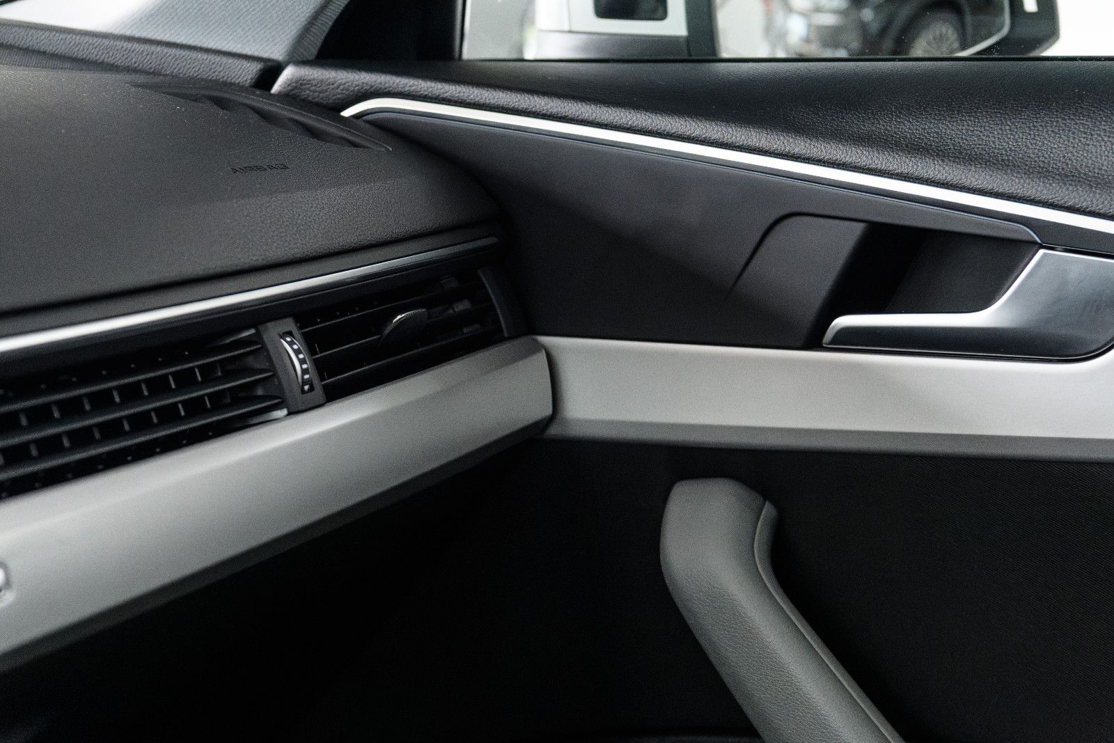 Fahrzeugabbildung Audi A4 Avant 40 TDI quattro advanced +AHK+Matrix LED