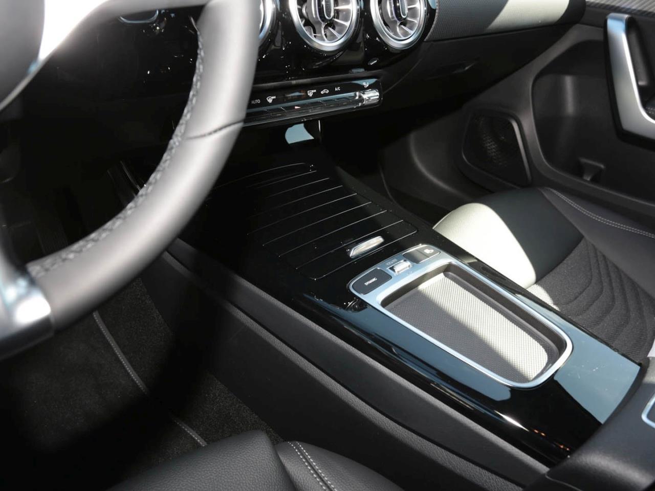Mercedes-Benz A-Class Progressive Distronic Keyless Kamera ParkA, миниатюра 15