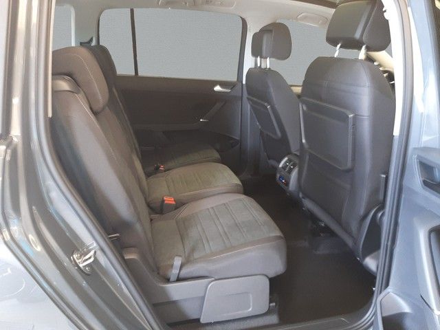 Fahrzeugabbildung Volkswagen Touran 4All 2.0TDI DSG Pano AHK 7-Sitzer Navi