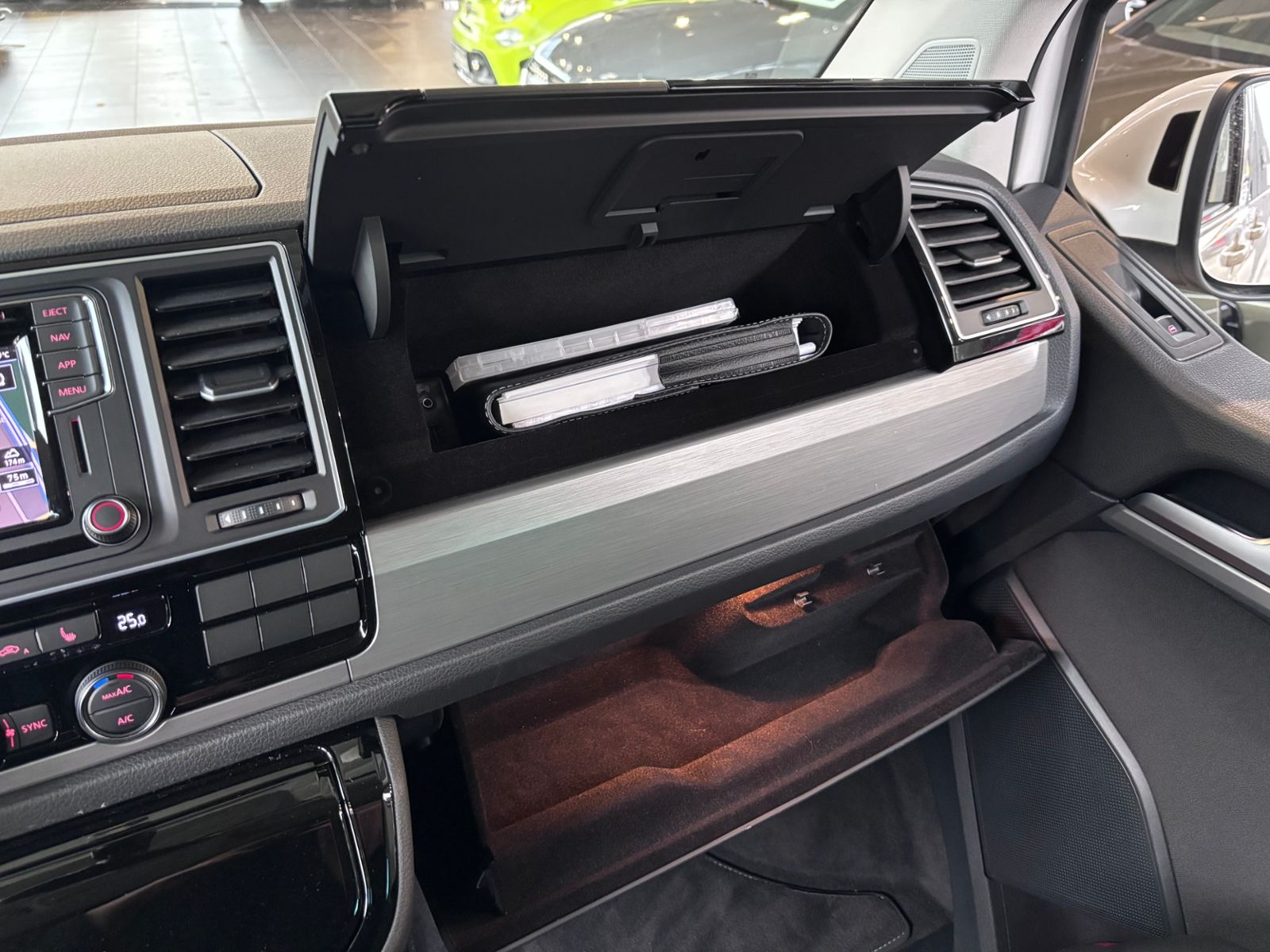 Fahrzeugabbildung Volkswagen T6 Multivan Generation Six LED NAVI STANDHZ