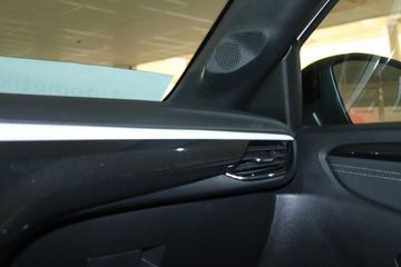 Fotografie des Opel Corsa 1.2 Direct Injection Turbo AT GS