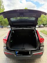 Volvo XC40 D4 AWD Momentum Pro Geartronic Momentum Pro - Volvo XC40 Gebrauchtwagen in Berlin