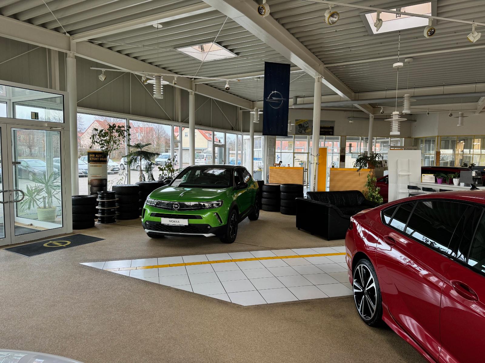 showroom-image-top