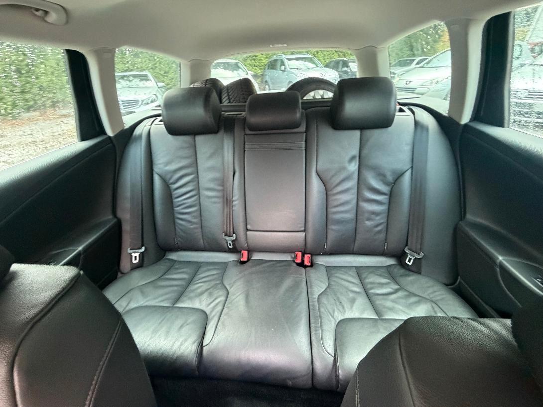 Volkswagen Passat 2009 — photo 13