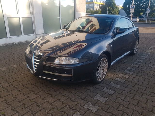 Alfa Romeo GT 2.0 16V JTS Distinctive KLIMAAUTOMATIK ALU