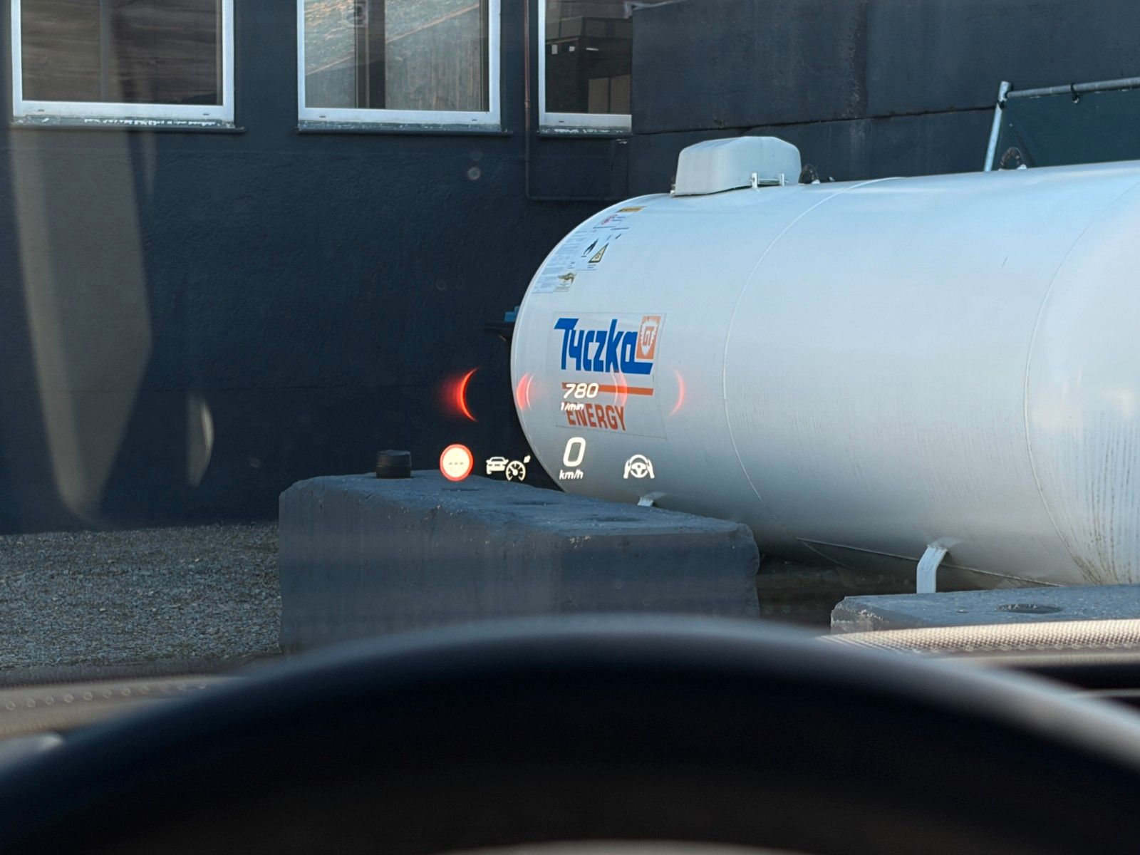 Fahrzeugabbildung Mercedes-Benz GLC 200 4M AMG + Pano Standhzg Burmester ACC AHK