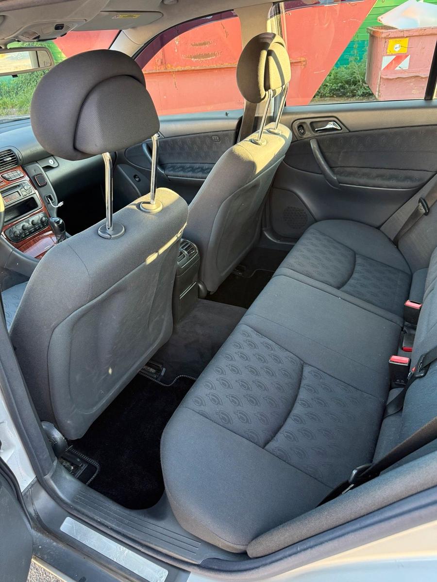 Mercedes-Benz C180 2004 — photo 14
