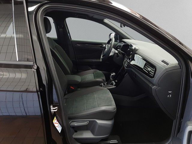 Fahrzeugabbildung Volkswagen T-Roc Black Style 1.5TSI DSG AHK Matrix Massage