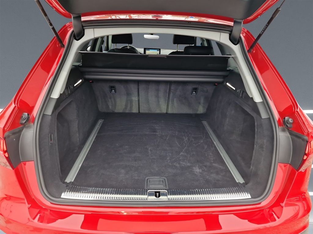 AUDI A4 2024