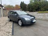 Ford Focus Turnier 2.0 - Benziner, Rentner... - Ford Focus aus 2005: Kombi