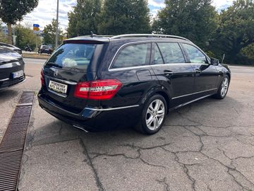 Mercedes E 200 - 5