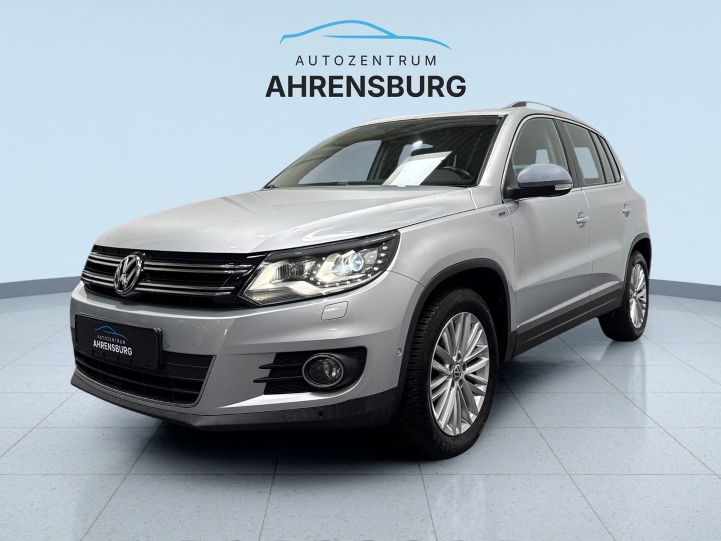 Volkswagen Tiguan - 1