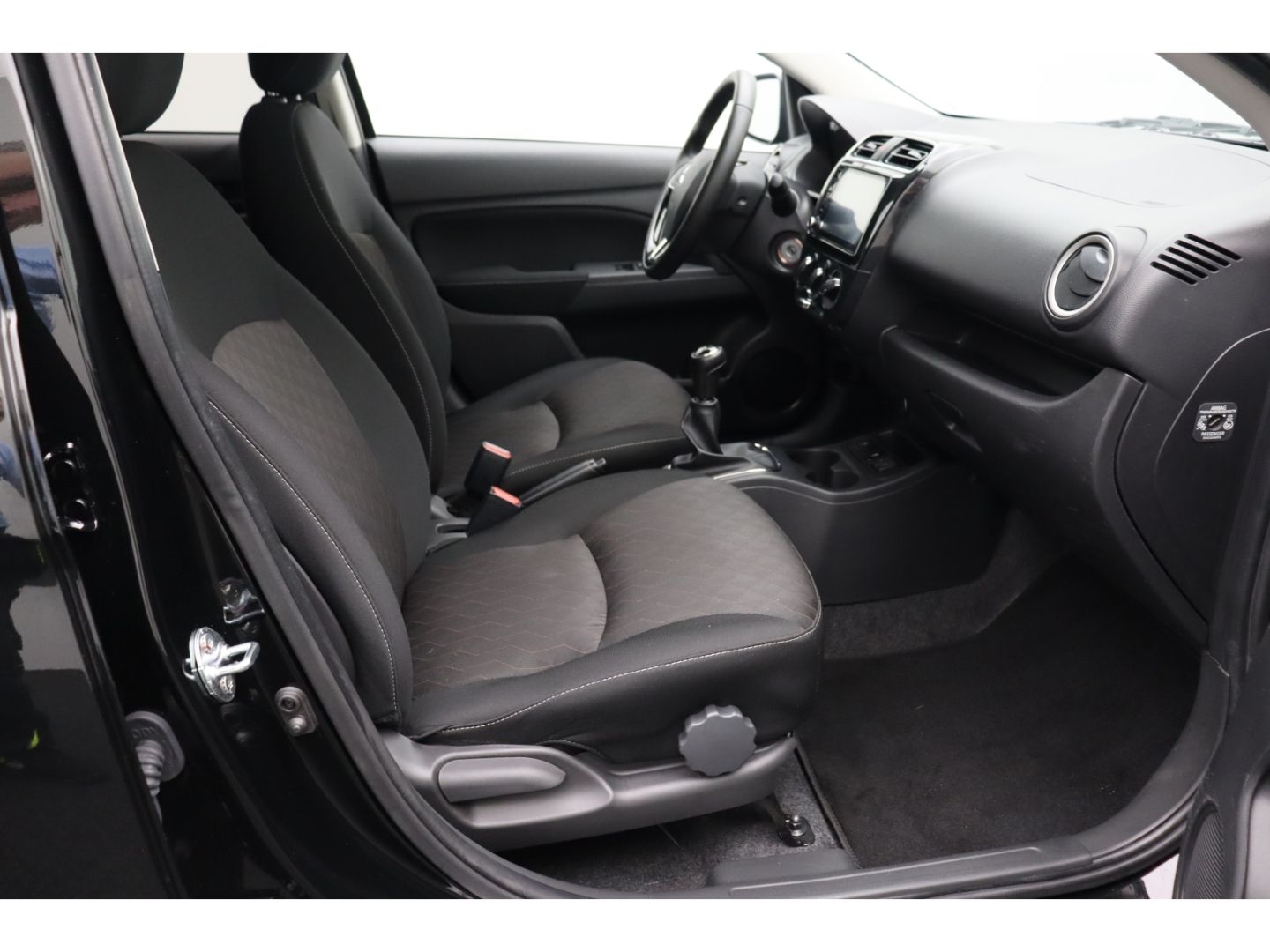 Fahrzeugabbildung Mitsubishi Space Star Select+ 1,2 l MIVEC M T AS&G mit AHK