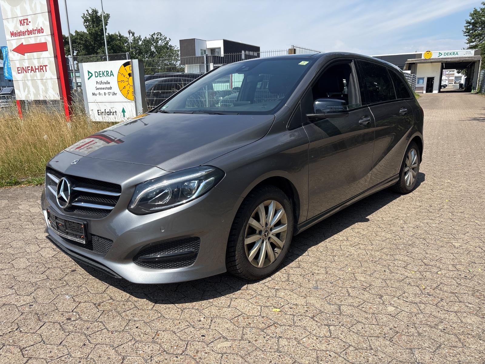 Mercedes-Benz B 200 d AHK Panorama