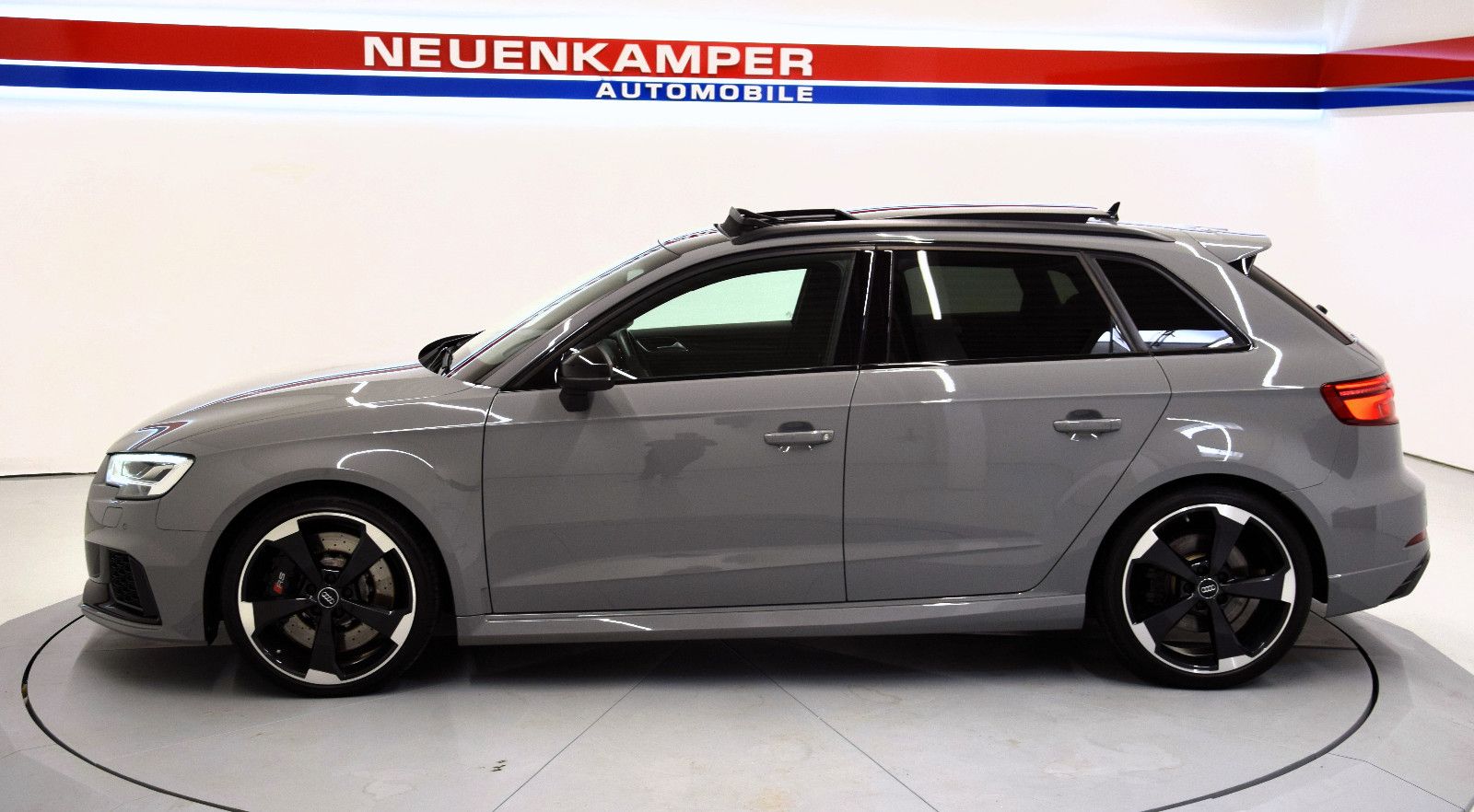 Fahrzeugabbildung Audi RS 3 Sportback Pano ACC Rautenstepp B&O Matrix