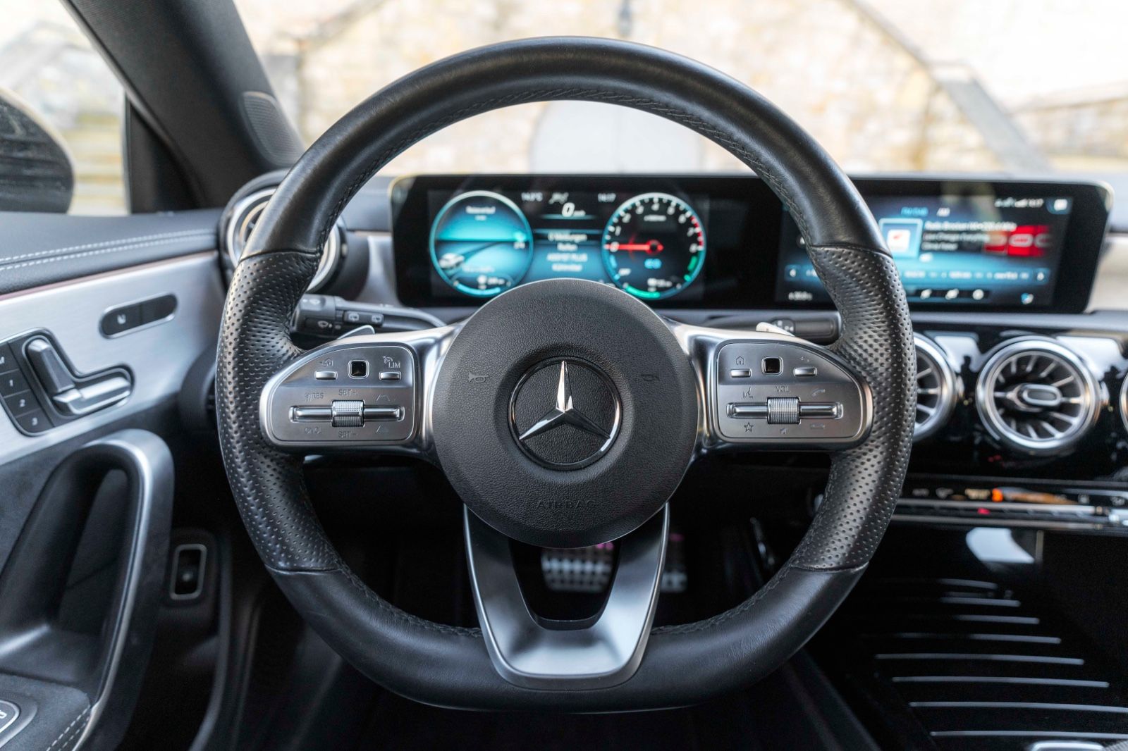 Fahrzeugabbildung Mercedes-Benz CLA 250e Shooting Brake AMG-LINE LED KAM 8FACH