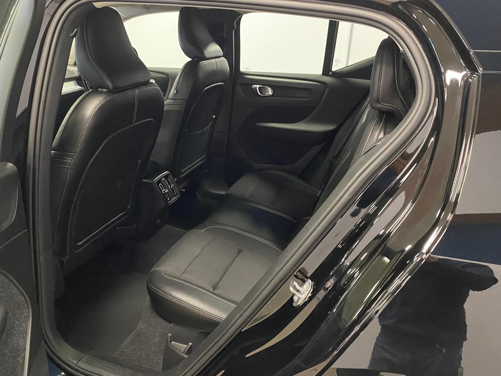 Fahrzeugabbildung Volvo XC40 KLIMA+RFK+PDC+NAVI+SITZHEIZ+4x4+AHK+ALU+LED