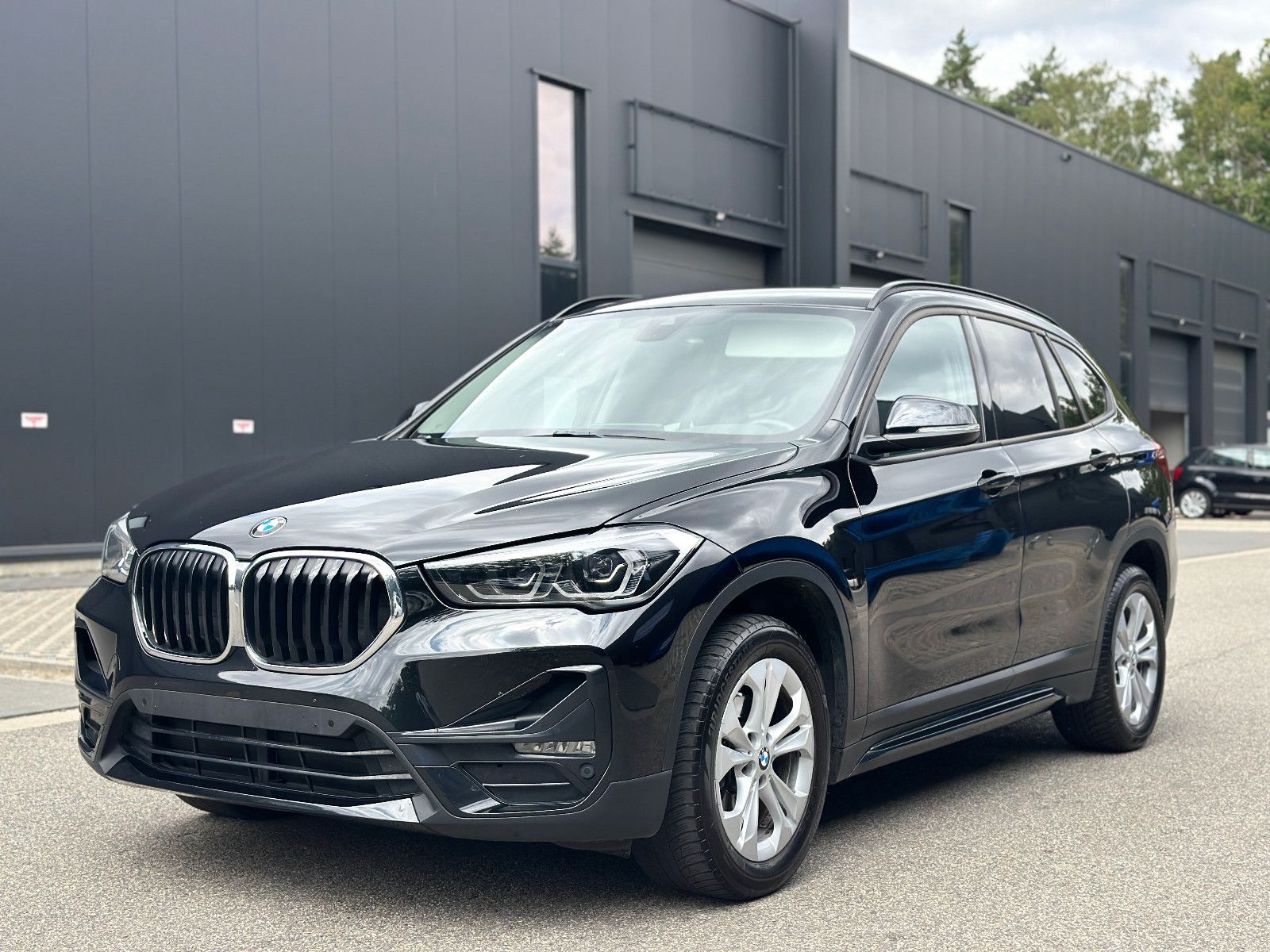 BMW X1 sDrive16d Sport Line *AUTO*LED*MEMORY*HUD imagem 3