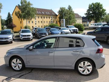 Volkswagen Golf VIII TSI Life Panoramad.